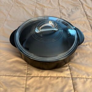 Pampered Chef 2.5 quart Rockcrok with lid